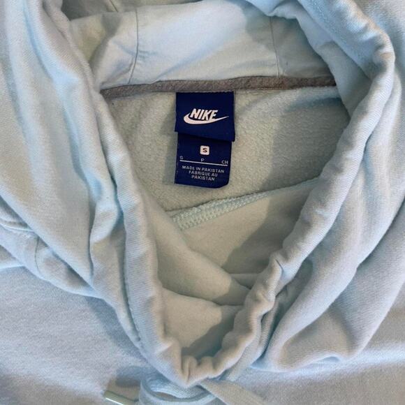 Pale blue nike sweatshirt - Picture 2 of 4